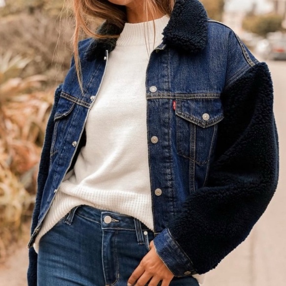 Levi's Cocoon Shearling Trucker Dark Wash Denim Sherpa Jacket - Picture 1 of 8
